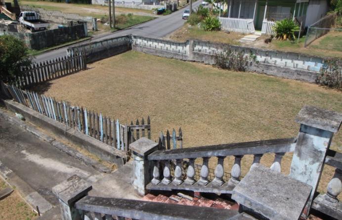 WHITEHALL HOUSE ON 1 ACRE + LOT - INVESTMENT OPPORTUNITIES